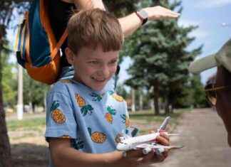 Kinder im Frontgebiet: Krieg oder Dinos vom Himmel? news-28082024-124841