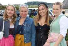 Weinfest Tieschen: Besucher strömen zum Kellergasslfest in der Steiermark news-22102024-050427