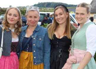 Weinfest Tieschen: Besucher strömen zum Kellergasslfest in der Steiermark news-22102024-050427