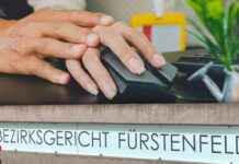 Lehrer am Bezirksgericht Fürstenfeld wegen Belästigung von Schülerin angeklagt news-31102024-022910