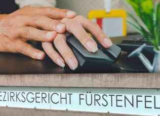 Lehrer am Bezirksgericht Fürstenfeld wegen Belästigung von Schülerin angeklagt news-31102024-022910