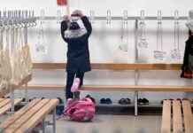 Gefahr im Klassenzimmer: Kinder werfen Scheren nach Lehrern news-01112024-064501