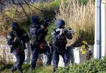 Auto des mutmaßlichen Doppelmörders gefunden: Flüchtiger möglicherweise bewaffnet news-01112024-185111