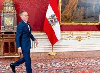 Neuer Bundespräsident beauftragt Kickl mit Regierungsbildung neuer-bundesprsident-beauftragt-kickl-mit-regierungsbildung