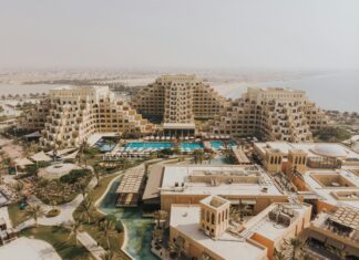 Österreich Hotel Mit Pool: Warum Diese Hotels Ihren Urlaub Verzaubern