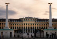 Schloss Schönbrunn Entdecken: Geheimtipps Für Schönbrunner Straße Wien